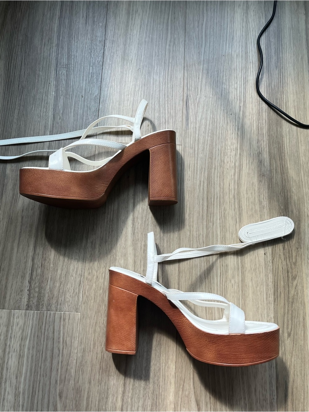 chunky faux-wood block heel